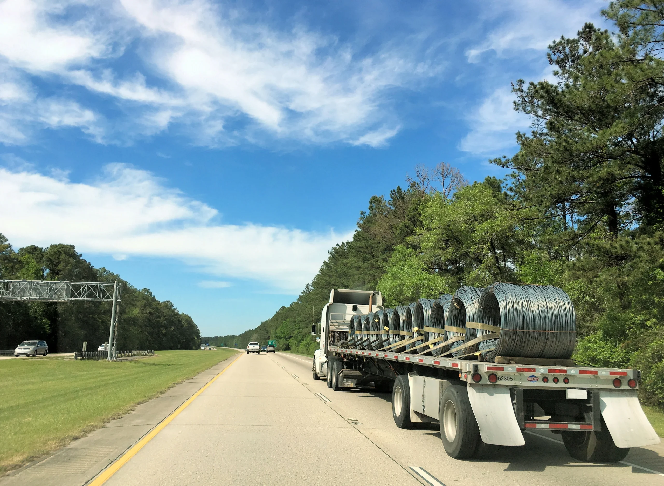 Flatbed truck oversized load transport